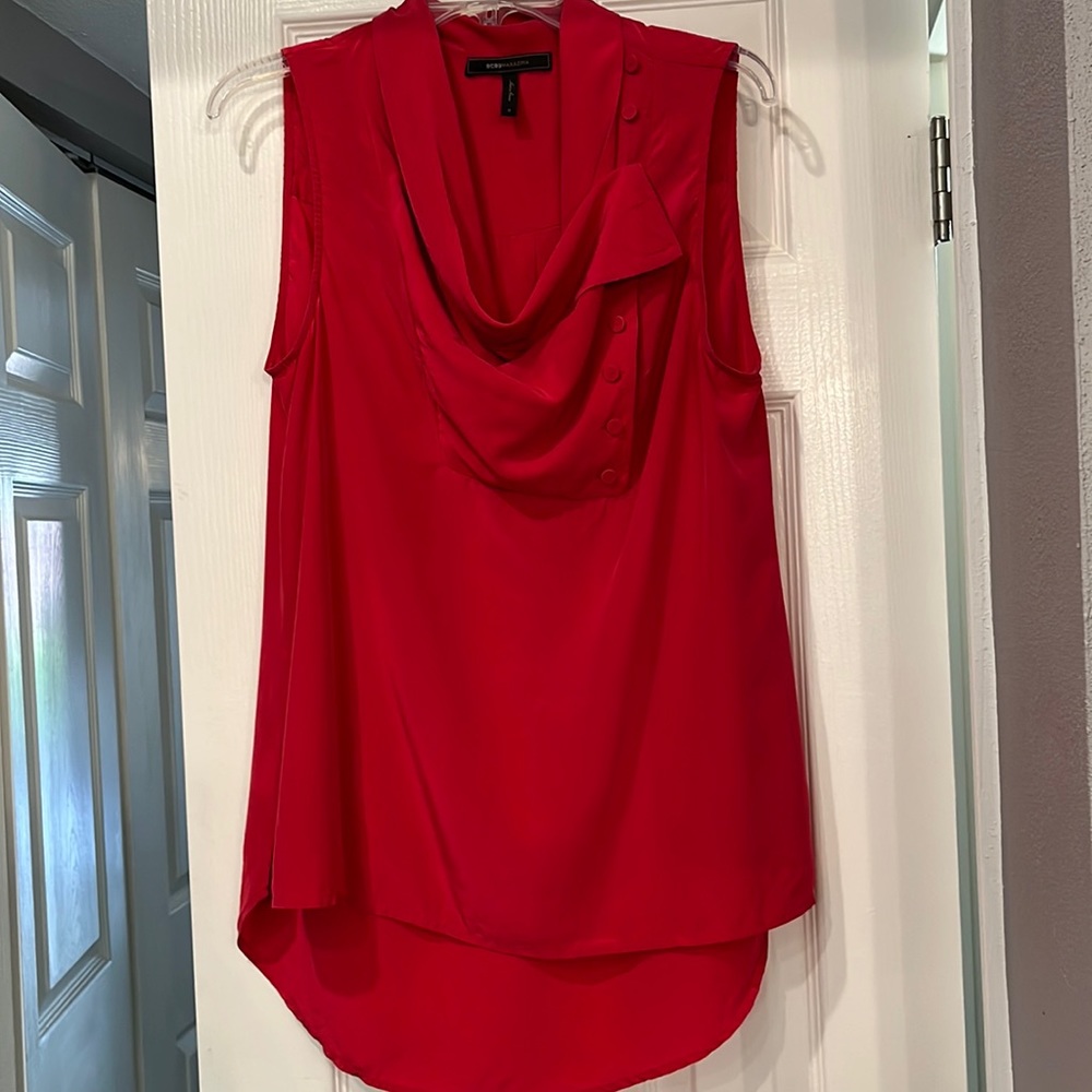 BCBG Max AZRIA gentle worn Blouse. Size M. Red Button details